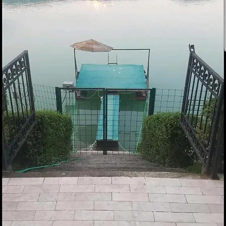 Dom wakacyjny House *